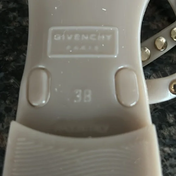 GIVENCHY SANDALS JELLY BEIGE W GILD STUDS T STRAP SLIP ON SIZE 38 - Picture 6 of 6